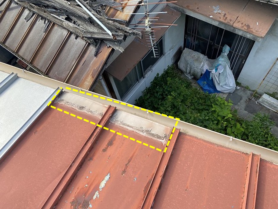 坂町　雨漏り　板金屋根調査 軒先板金補強